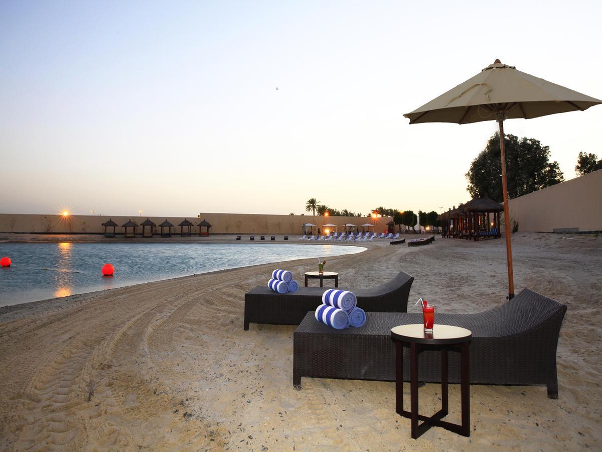 Golden Tulip Dana Bay Resort Dhahraan Buitenkant foto