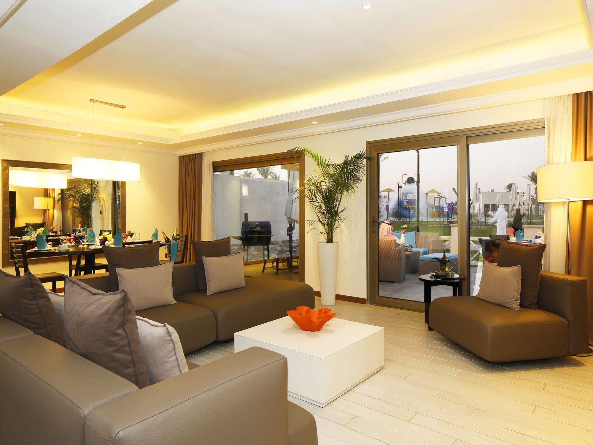 Golden Tulip Dana Bay Resort Dhahraan Buitenkant foto