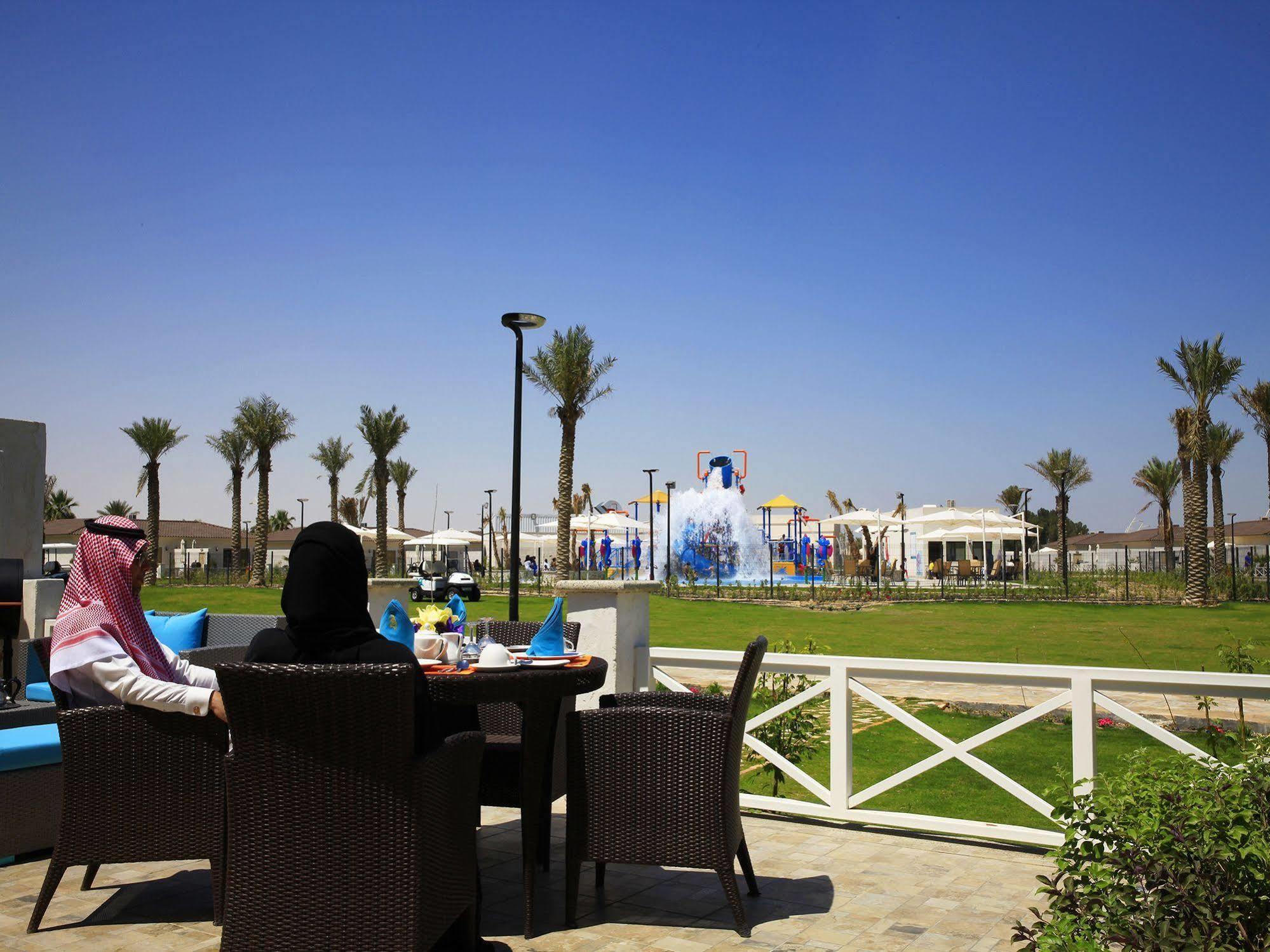 Golden Tulip Dana Bay Resort Dhahraan Buitenkant foto